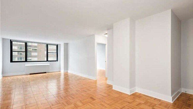 Building Photo - 1739 2nd Ave