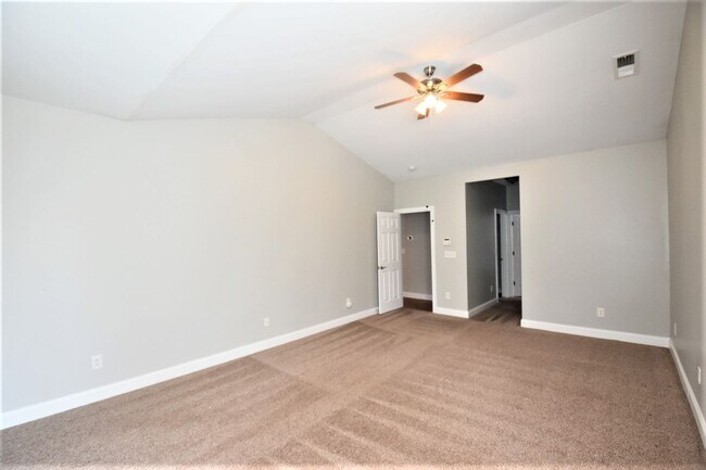 Building Photo - 14023 Acorn Creek Ln
