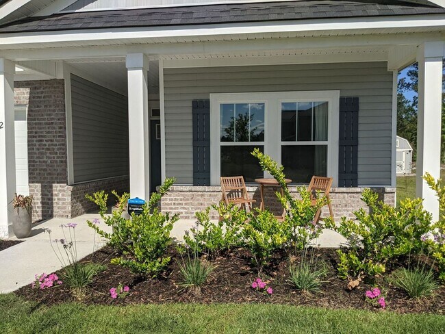 Building Photo - Available August 12th!!