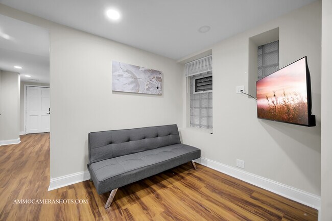 Foto del edificio - 816 S Leavitt St
