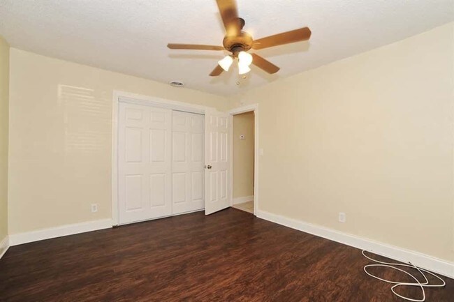 Foto del edificio - 1800 Montana Ave NE