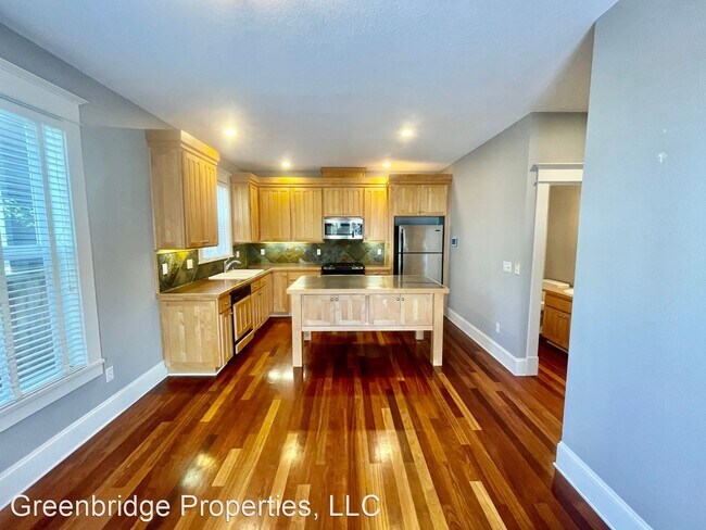 Building Photo - 3 br, 2.5 bath House - 1929 NE 13th Ave.