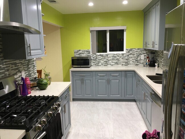 Foto del edificio - 2074 Tiny St