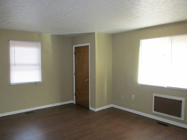 Building Photo - 2222 Stanhope Ave