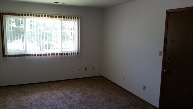 Building Photo - 2301 W 4th St