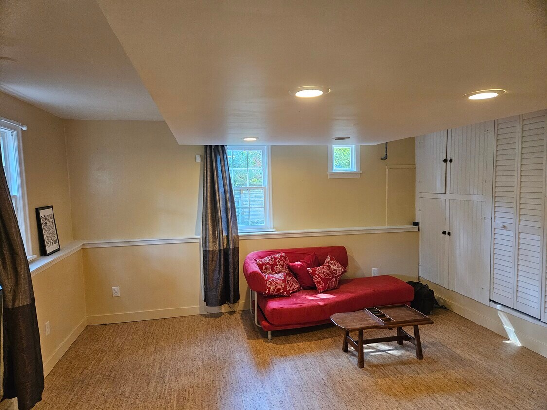 Primary Photo - 3540 SW Hume St
