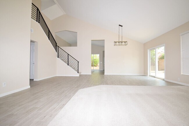 Building Photo - Beautiful 2935 sq ft 5 bedroom Ahwatukee h...