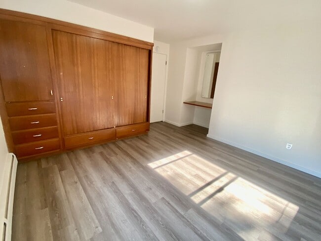 Interior Photo - Hamlin Place
