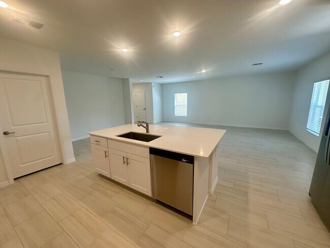 Foto del edificio - 17606 Happytrails St