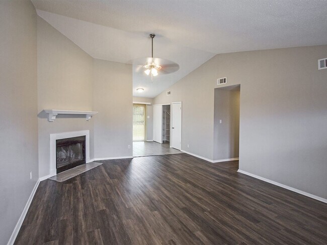 Foto del edificio - UPDATED 3 beds, 2 baths on cul de sac.