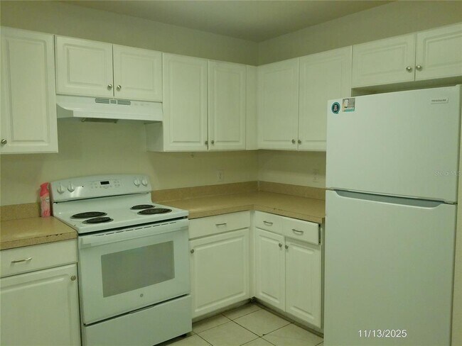 Foto del edificio - 949 Fox Lake Dr