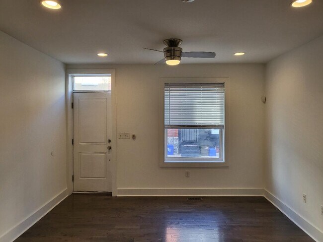 Foto del edificio - 1728 N Stillman St