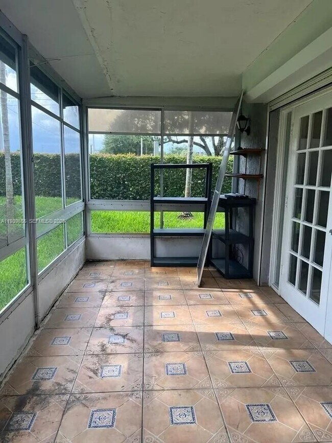 Foto del edificio - 7552 Stirling Rd