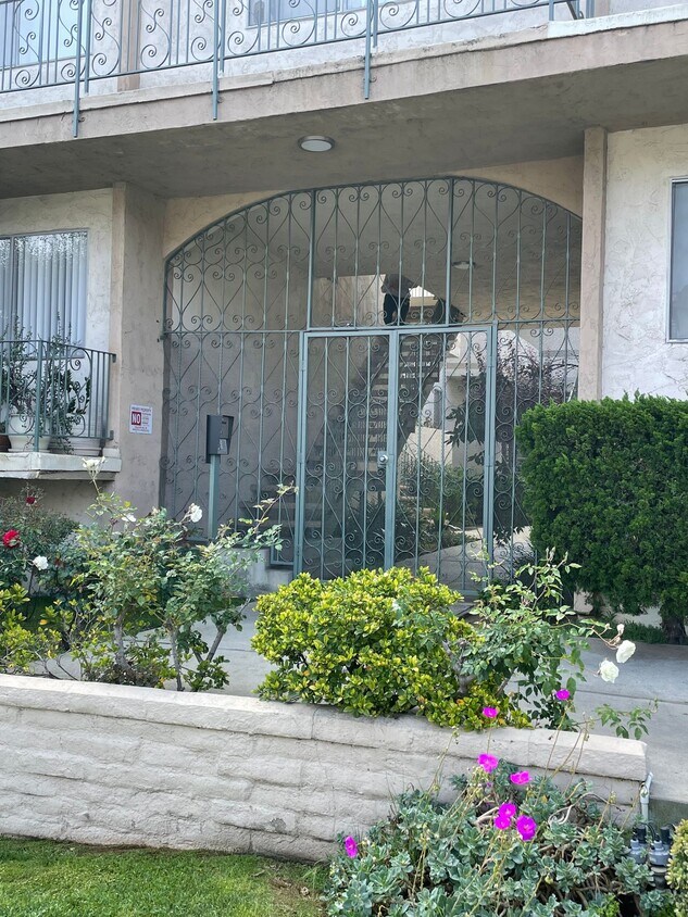Foto del edificio - 10970 Palms Blvd