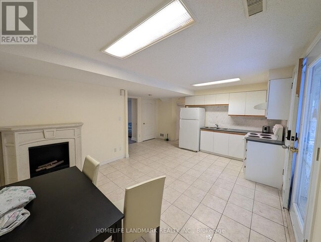 Building Photo - 26 Ashglen Ct