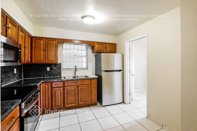 Foto del edificio - 1380 SW 26th Terrace