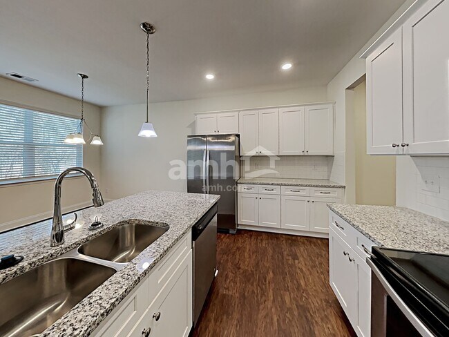 Building Photo - 113 Cobblestone Drive