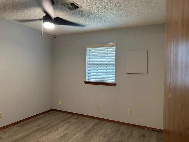 Foto del edificio - 2 bedroom rental
