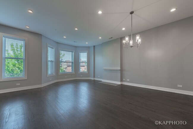Foto del edificio - 2223 W Washington Blvd