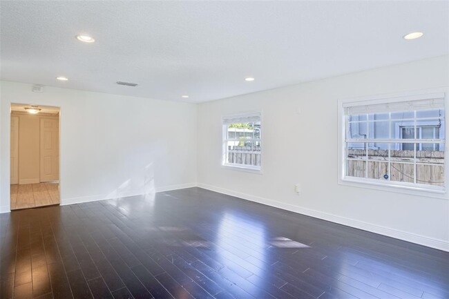 Building Photo - 350 N Phelps Ave