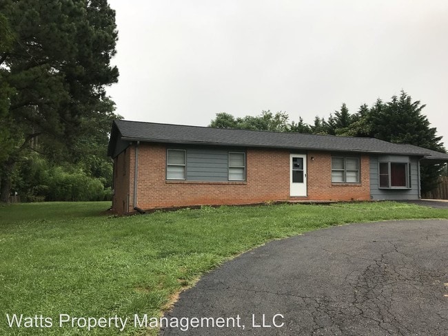 Building Photo - 3 br, 1 bath House - 1870 Rainbow Forest Dr