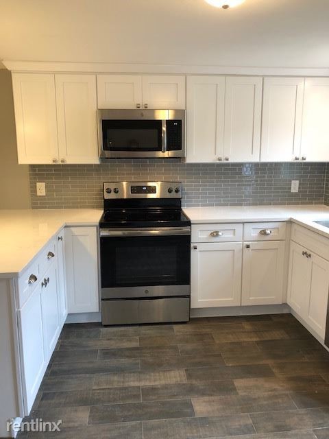 Foto del edificio - 2 br, 1 bath Apartment - 197 Birch St Apt 1