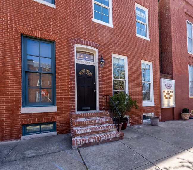 Building Photo - 525 Scott St