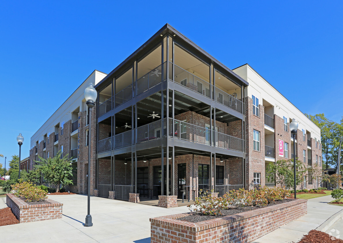 Primary Photo - The Balcony Apartments