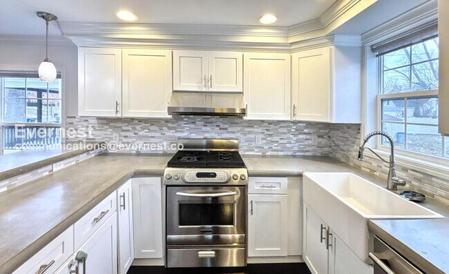 Foto del edificio - 616 Eastmoor Blvd