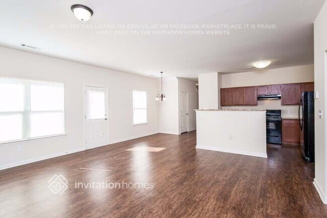 Foto del edificio - 438 Forrest Hills Dr