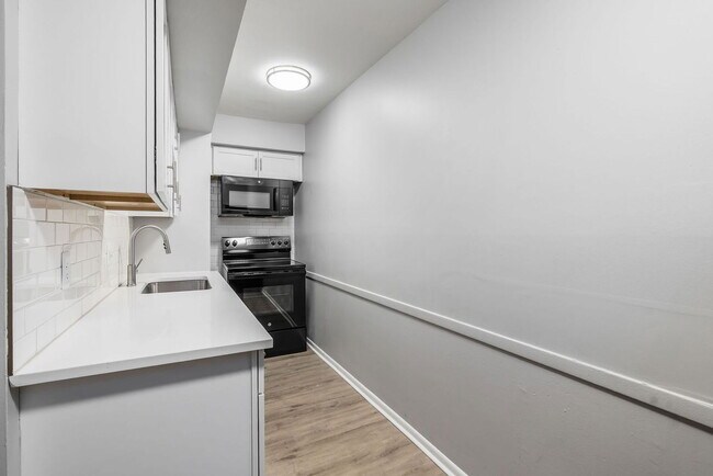 Foto del edificio - 558 Riverview Dr