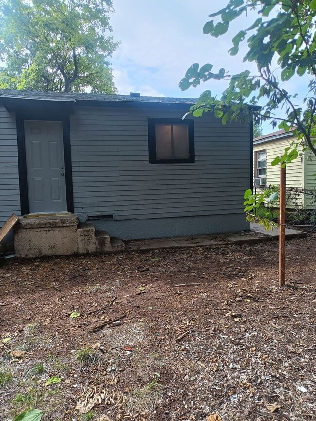 Building Photo - 6318 Anderson Dr