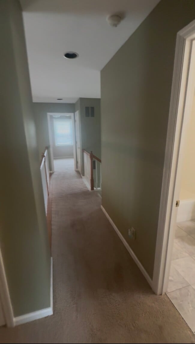 Building Photo - 304 Magnolia Cir
