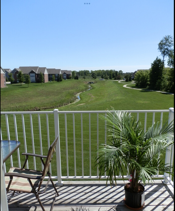 Corner unit by nature trail - 51758 Adler Park Dr W