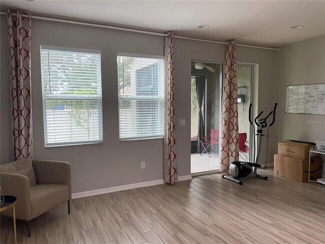 Foto del edificio - 10722 Avery Park Dr