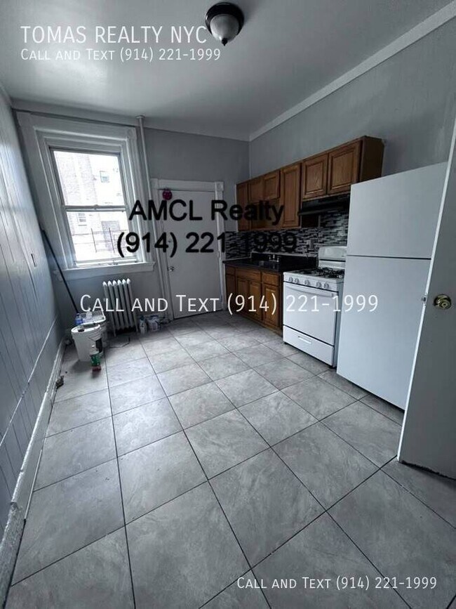 Foto del edificio - 137 Hawthorne Ave