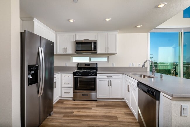 Building Photo - Azul Chula Vista