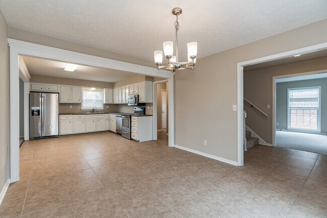 Building Photo - 4005 Ashridge Dr