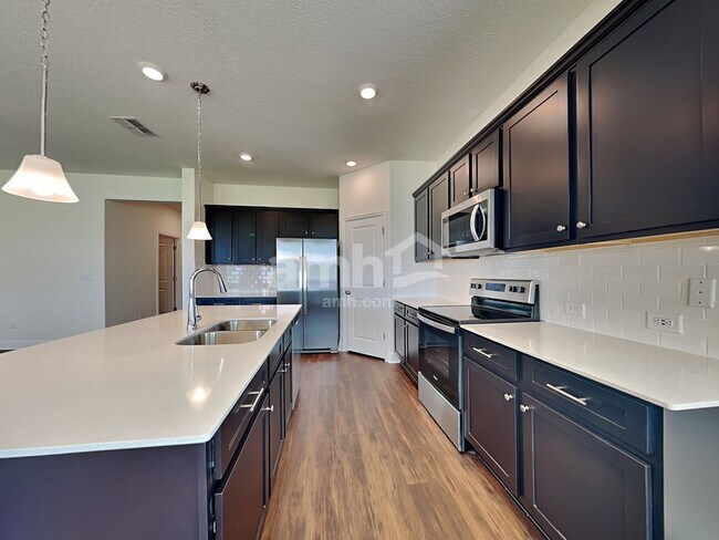 Foto del edificio - 14511 Cedar Mill Dr