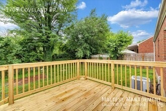 Building Photo - 1709 Coveland Dr NW
