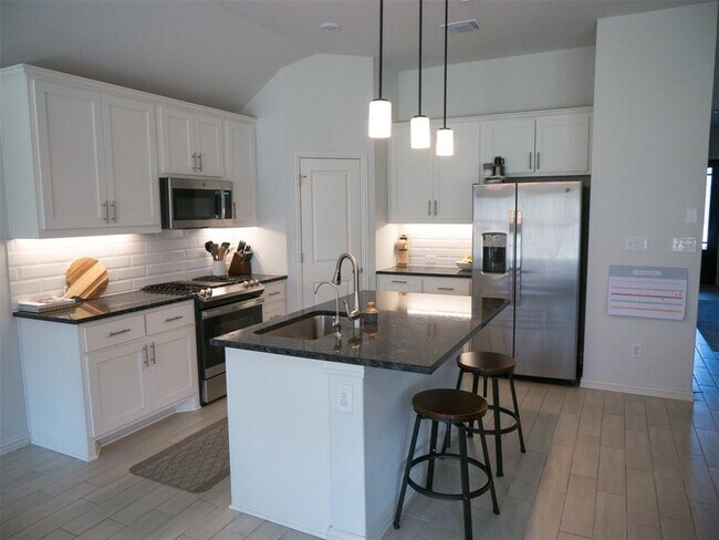 Foto del edificio - 292 Eagle Ford Dr