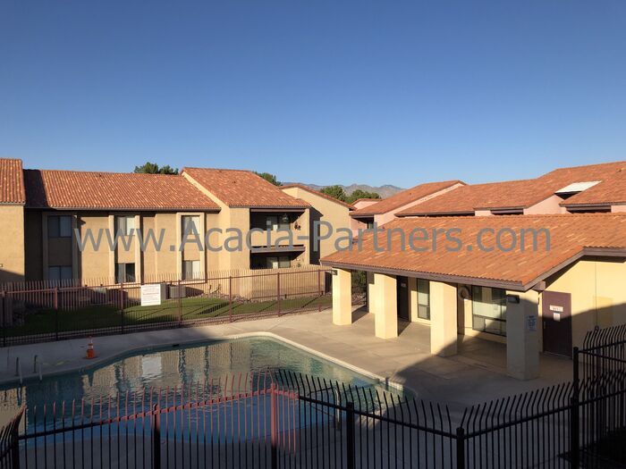 Foto principal - Two Bedroom on East Side