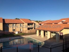 Building Photo - 2166 N Pantano Rd