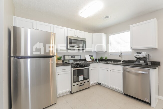 Foto del edificio - 3060 Laurengate Dr