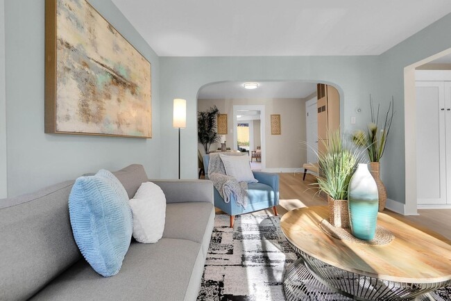 Building Photo - 2Bd/1Ba Seattle House