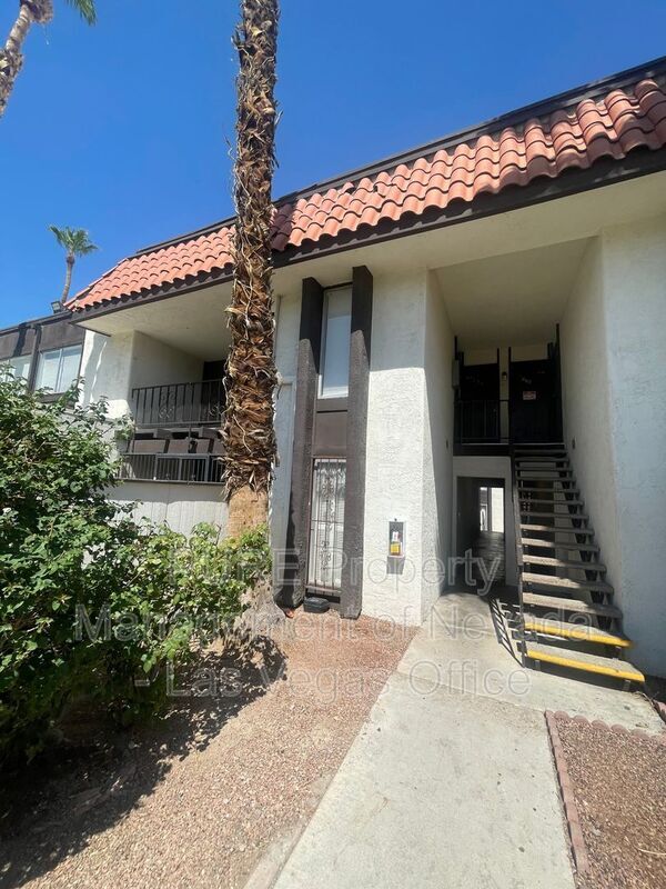Building Photo - 1405 E Vegas Valley Dr