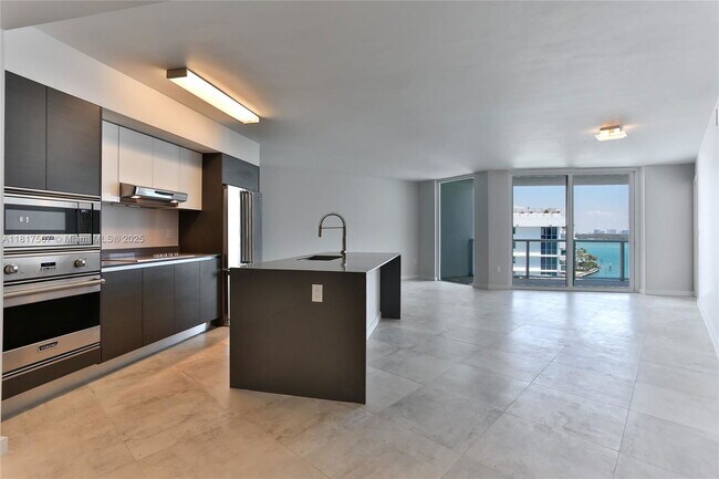 Photo - 9821 E Bay Harbor Dr Apartment