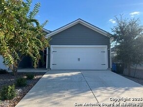 Building Photo - 621 Heathers Wy