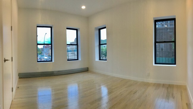 Building Photo - 243 Troy Ave
