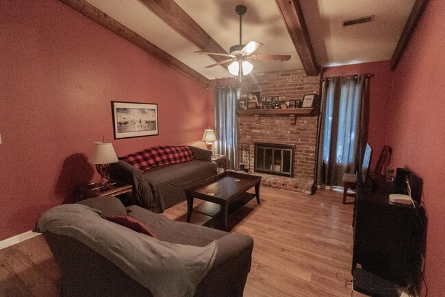 Foto del edificio - 106 Grn Mdws Rd